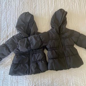 Old Navy puffers 4T black polka dot TWINS